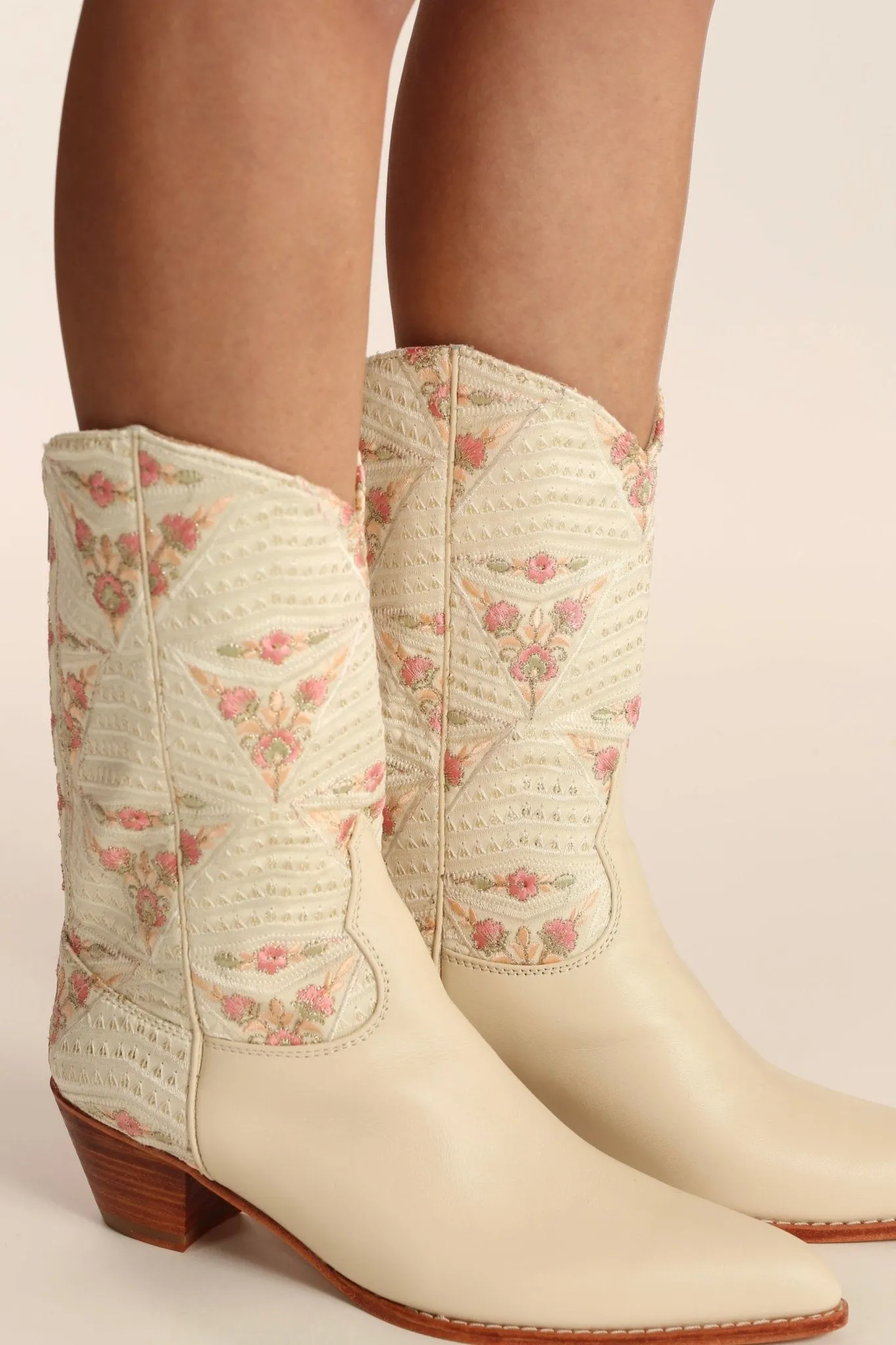 IVORY PINK FLOWER WESTERN BOOTS OHLOLITA