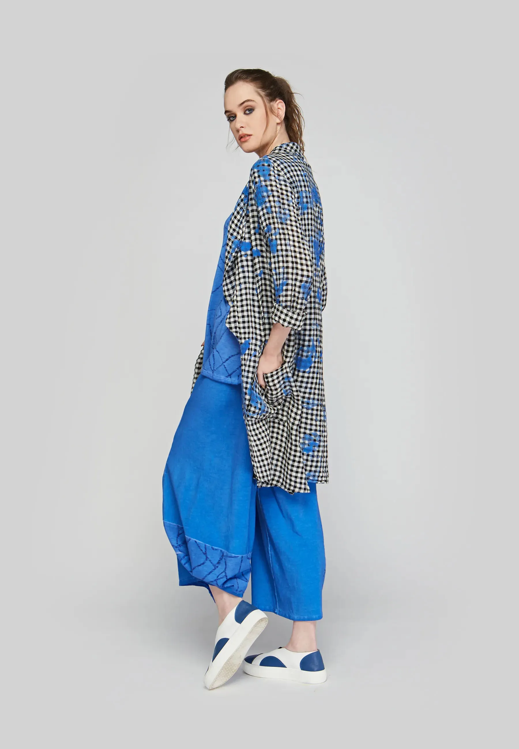 JAX Mid-length, checkered gauze linen duster